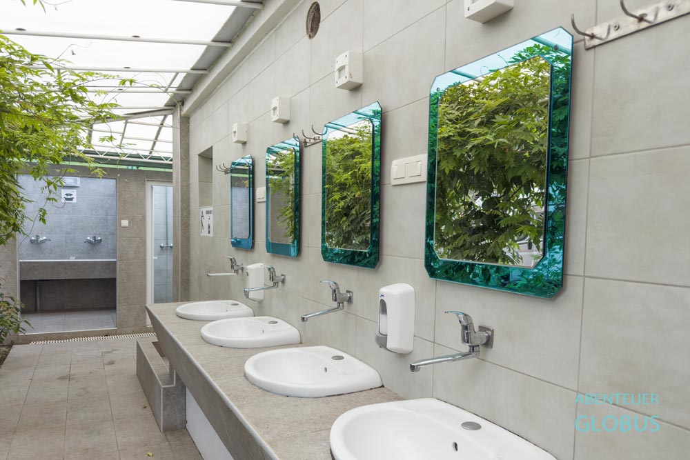 Sanitärbereich vom Campingplatz Maslina in Buljarica 