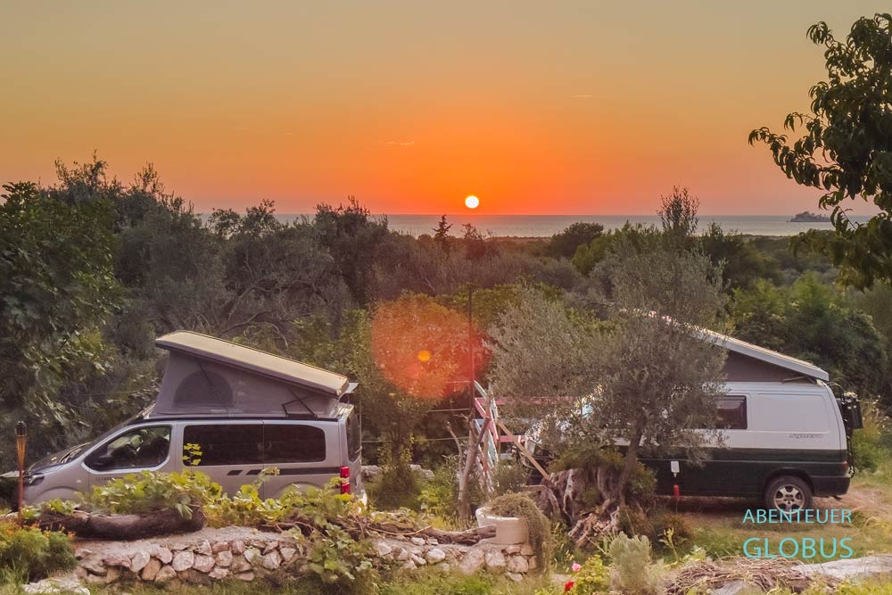 Campingplatz bei Petrovac: Camp Restella mit Sonnenuntergang