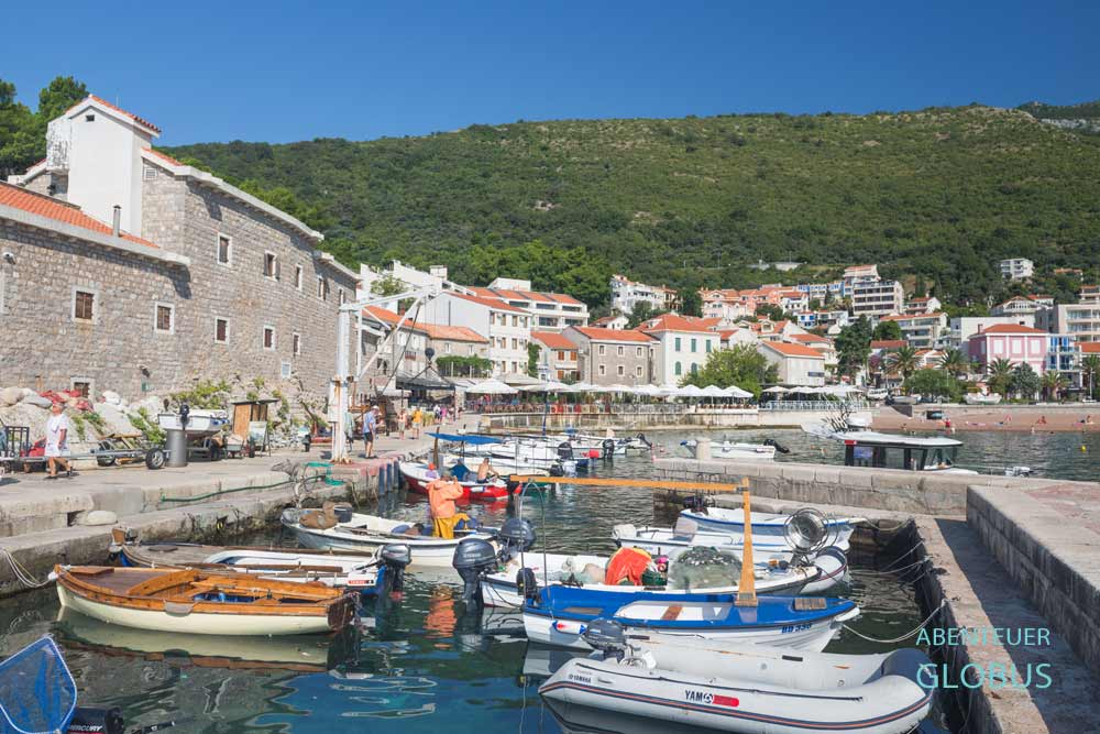 Fischereihafen und Kastell Lastva 