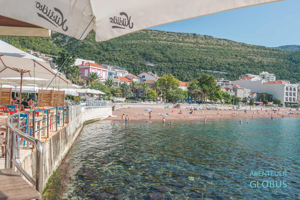 Badeort Petrovac na Moru: Strand Petrovacka Plaza