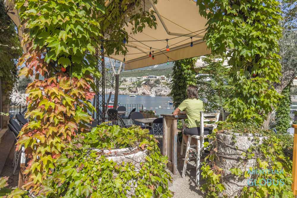 Kaza Restaurant & Lounge Bar