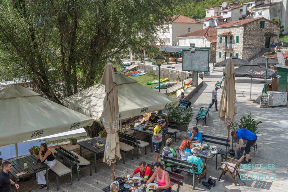 Rijeka Crnojevica: Restaurant Mostina 