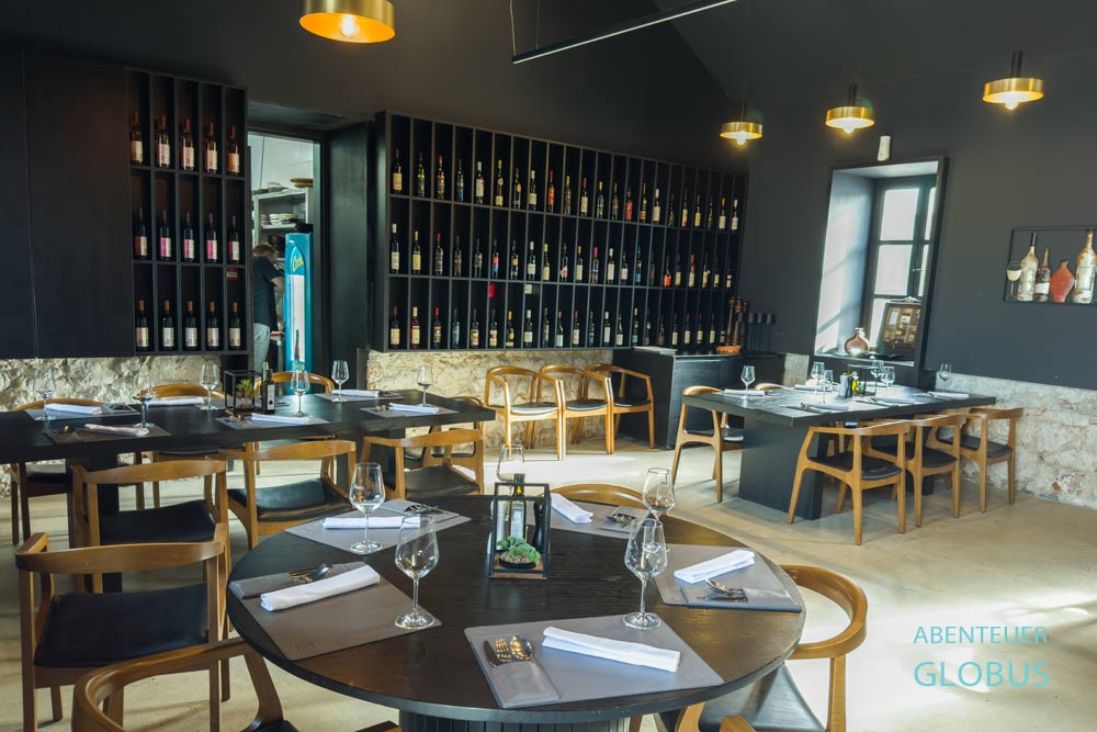 Virpazar am Skutarisee: Restaurant Besac Heritage Retreat mit Weinmuseum in der Festung Besac