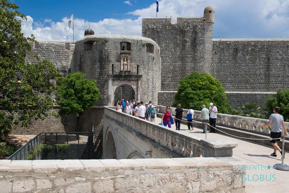 Tagesausflug von Trogir nach Dubrovnik, Stadtmauer mit Pile Tor 