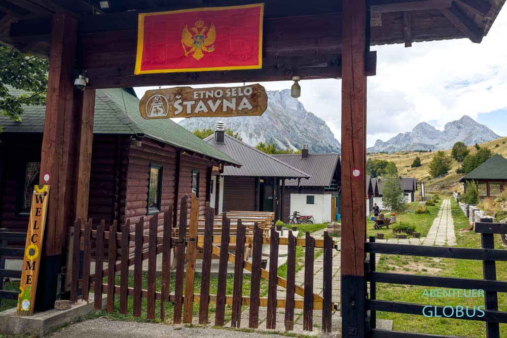 Etno Selo Stavna (Eko Katun Stavna) im Komovi Gebirge