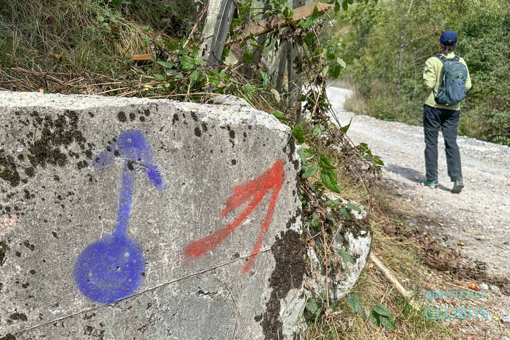Wanderung zur Bistrica Höhle im Lipovo Tal