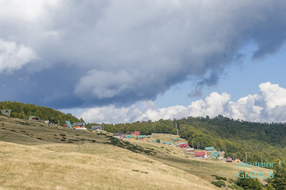 Hochebene Stavna mit Katuns (Almen/Berghütten)