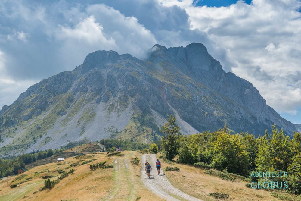 Komovi Gebirge: Wanderung von der Hochebene Stavna zu den Bergen Vasojevick Kom, Kucki Kom und Ljevorecki Kom