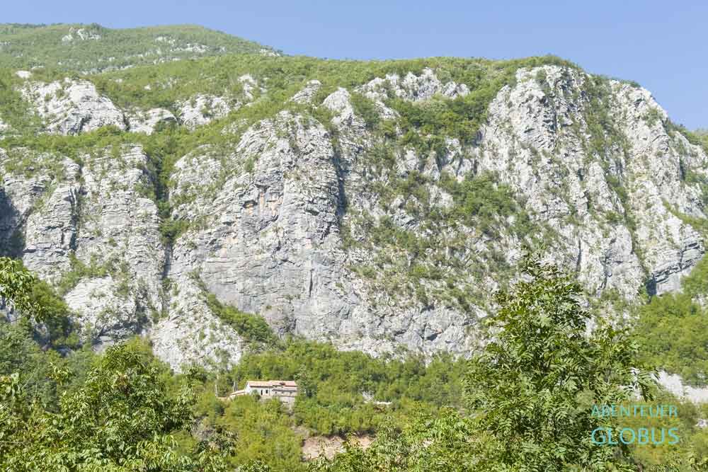 Kloster Manastir Kostrikovaca nahe der Mrtvica Schlucht