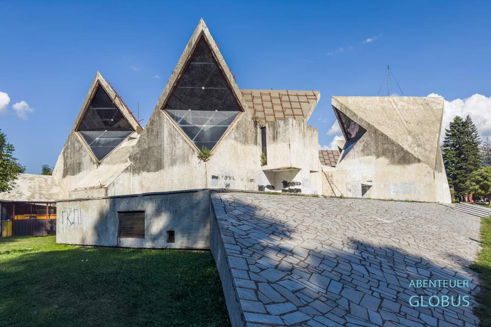 Kolasin: Kulturzentrum (Spomen Dom) aus der Tito-Zeit
