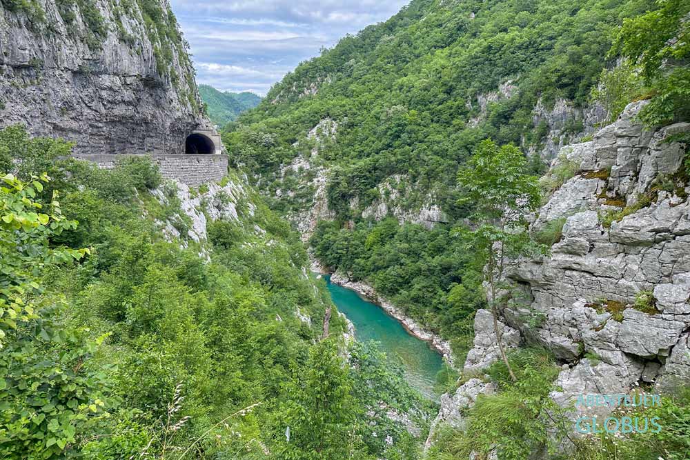 Moraca Schlucht mit Fluss Moraca