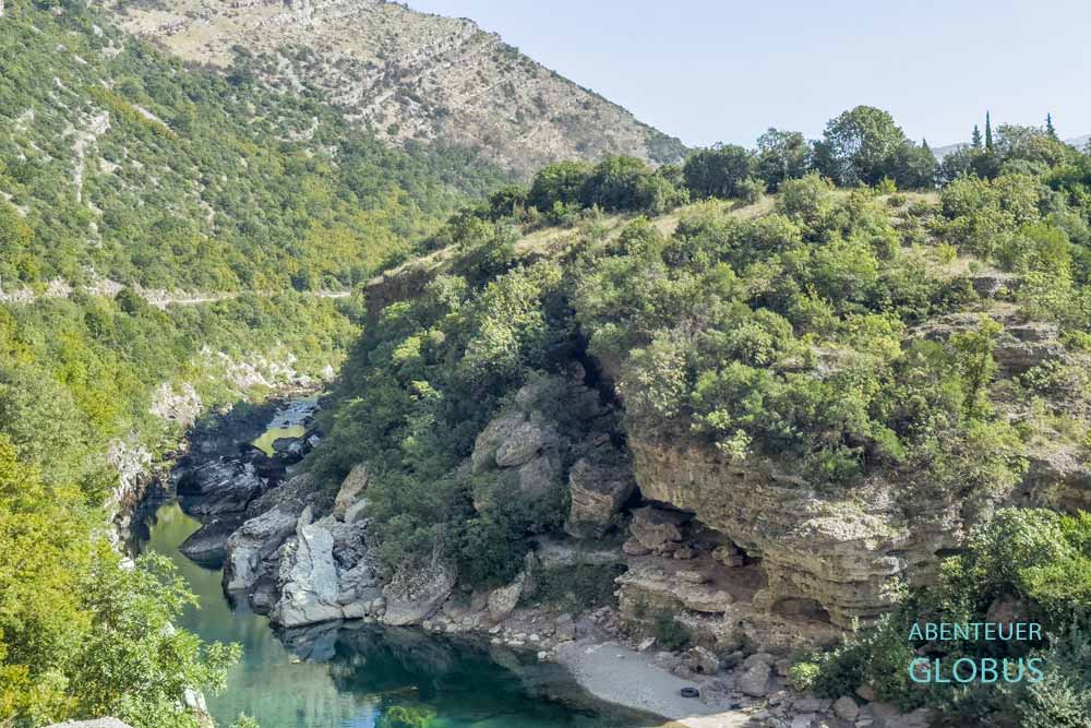 Moraca Schlucht mit dem Moraca Fluss