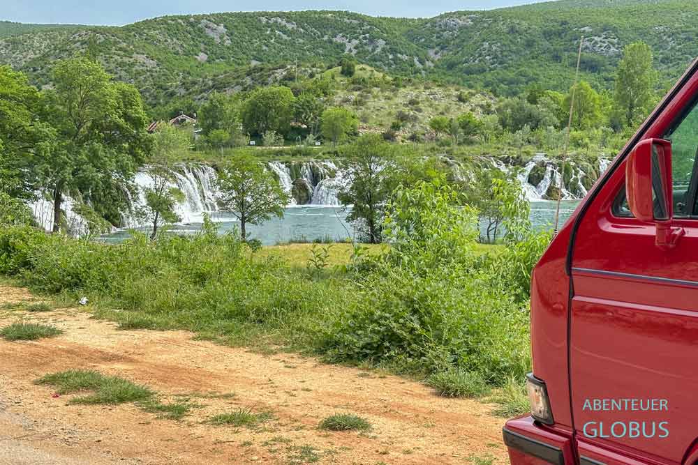 Naturpark Velebit, Obrovac: Wasserfall Berberov Buk im Zrmanja Canyon am Campingplatz Muskovci Zrmanja