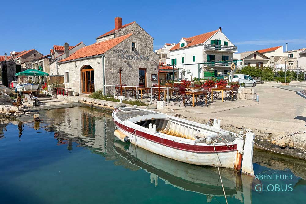 Auf der Insel Murter: Promenade in Betina