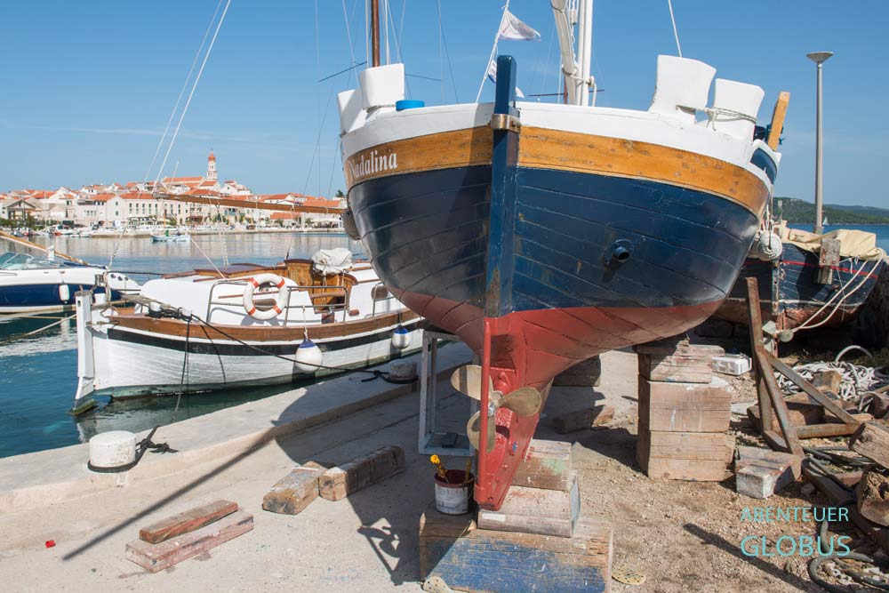 Holzschiff in Betina auf der Insel Murter 
