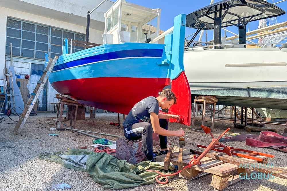 Insel Murter, Betina: Holzschiffbau in einer Werft