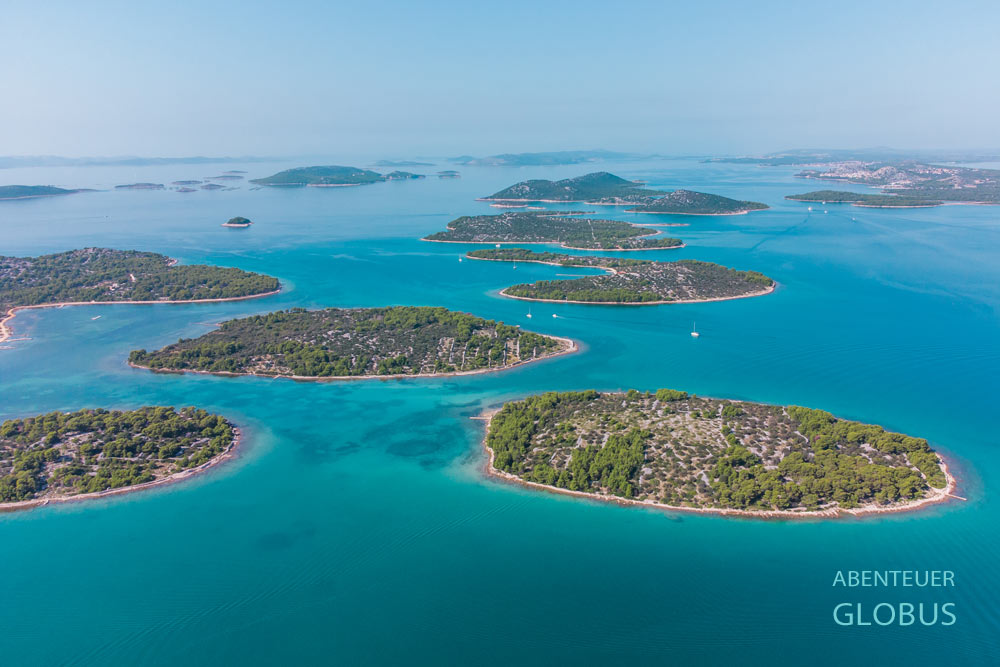 Blick über die Inseln nahe dem Ort Murter