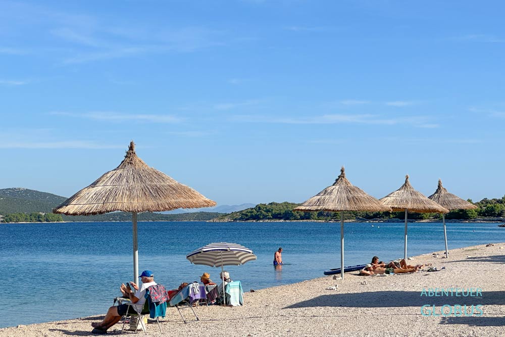 Insel Murter: Strand Lucina (Kucina) in Jezera