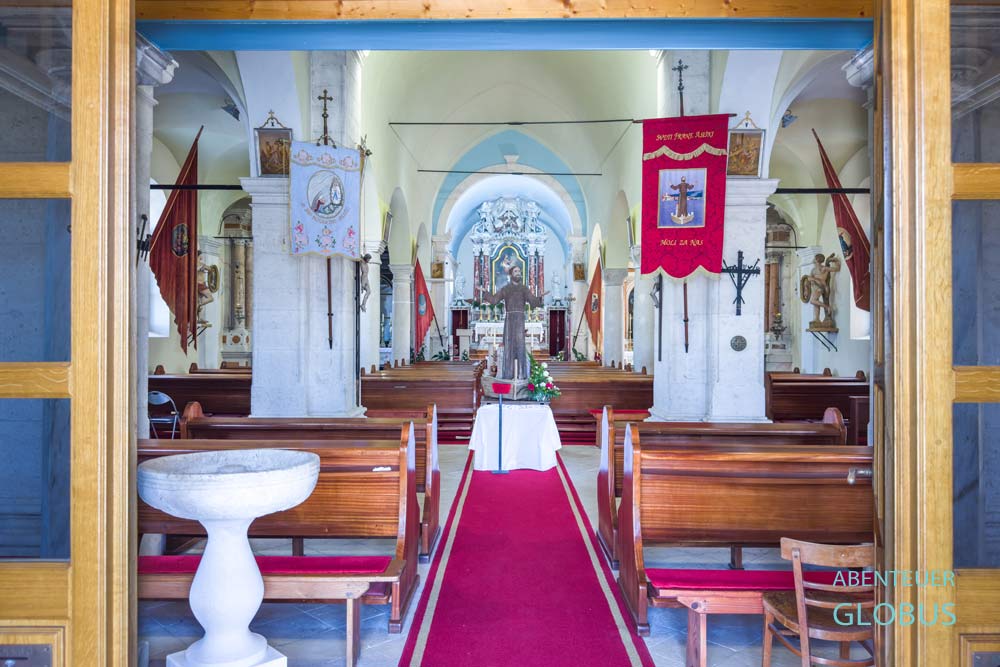 Betina, Insel Murter: Kirche des Hl. Franz von Assisi (St. Francis oder Sv. Franjo) 