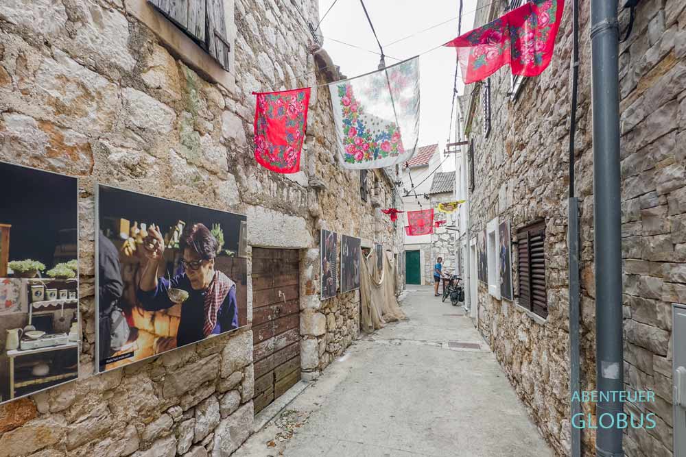 Insel Murter, Ort Murter: Gasse in der Altstadt