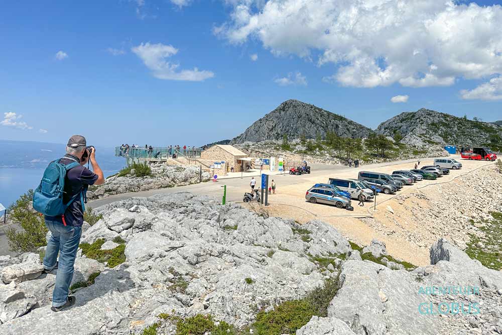 Naturpark Biokovo bei Makarska: Parkplatz am Aussichtspunkt Nebeska Setnica mit Skywalk am Ravna Vlaska Pass