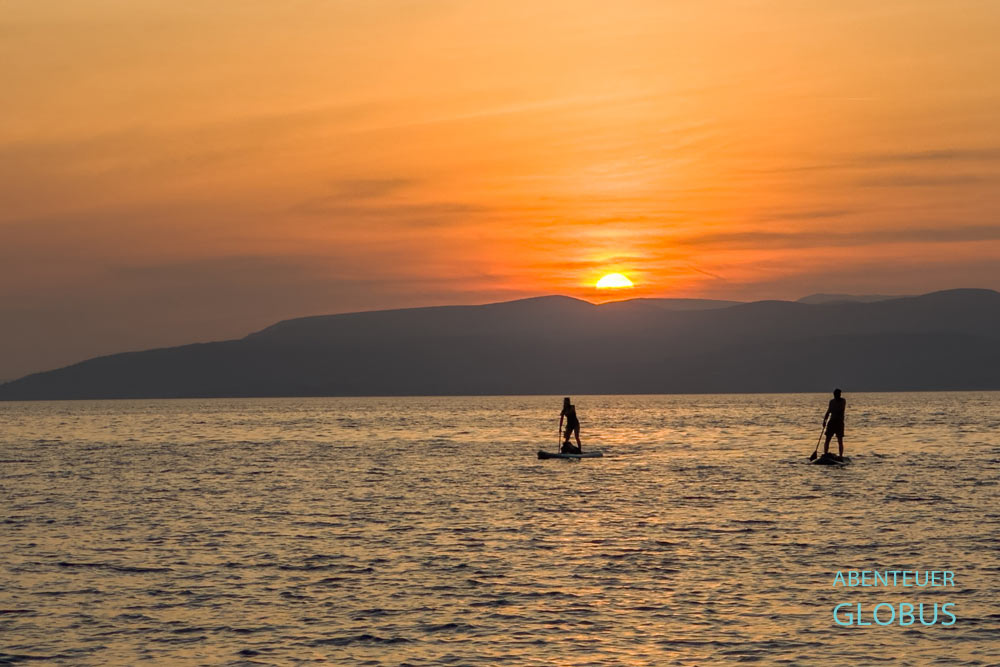 Aktivitäten in Makarska: Stand-up-Paddling bei Sonnenuntergang