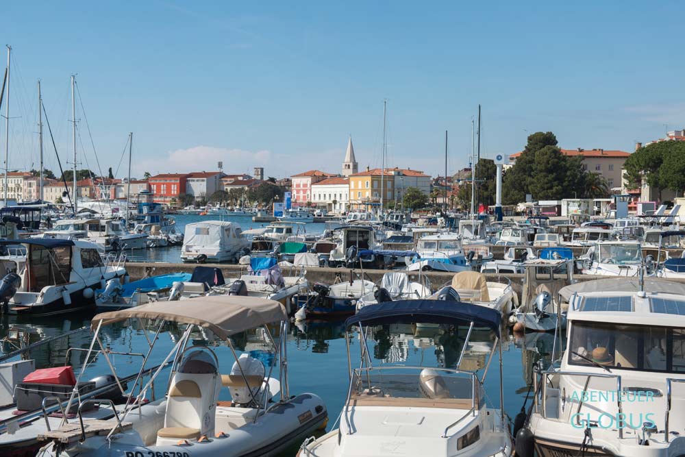 Istrien, Porec: Marina und Blick auf die Altstadt