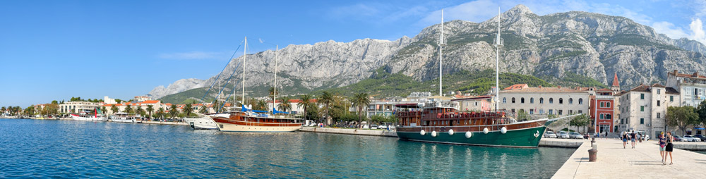 Hafen und Promenade in Makarska