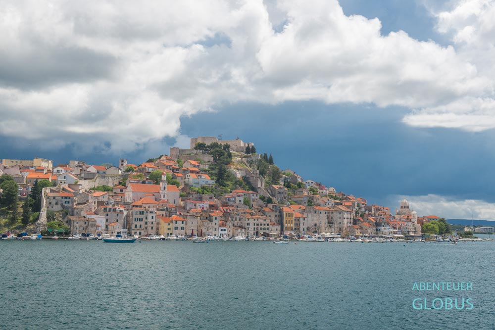 Sibeniks Altstadt mit den Festungen St. Johannes und St. Barone