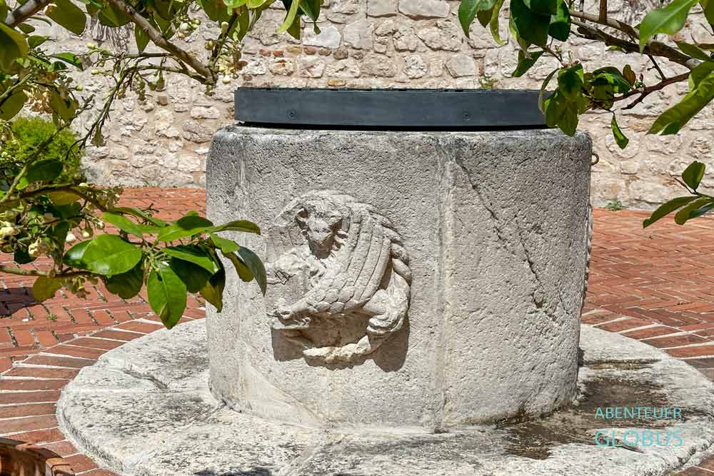 Sibenik: Ein Brunnen am Platz der vier Brunnen in der Altstadt