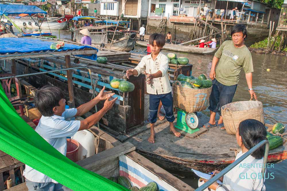 Bei Can Tho im Mekong Delta: Melonenverkauf auf dem schwimmenden Markt Cai Rang