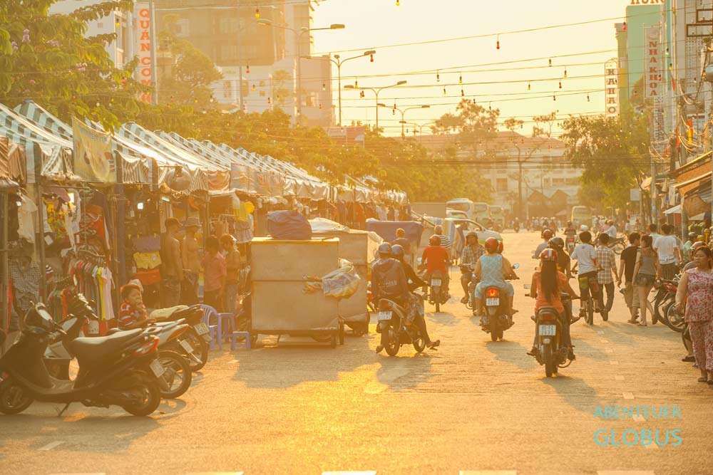 Can Tho im Mekong Delta: Ninh Kieu Nachtmarkt im Stadtteil Ninh Kieu