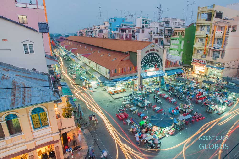 Chau Doc: Markt mit Garküchen am Abend