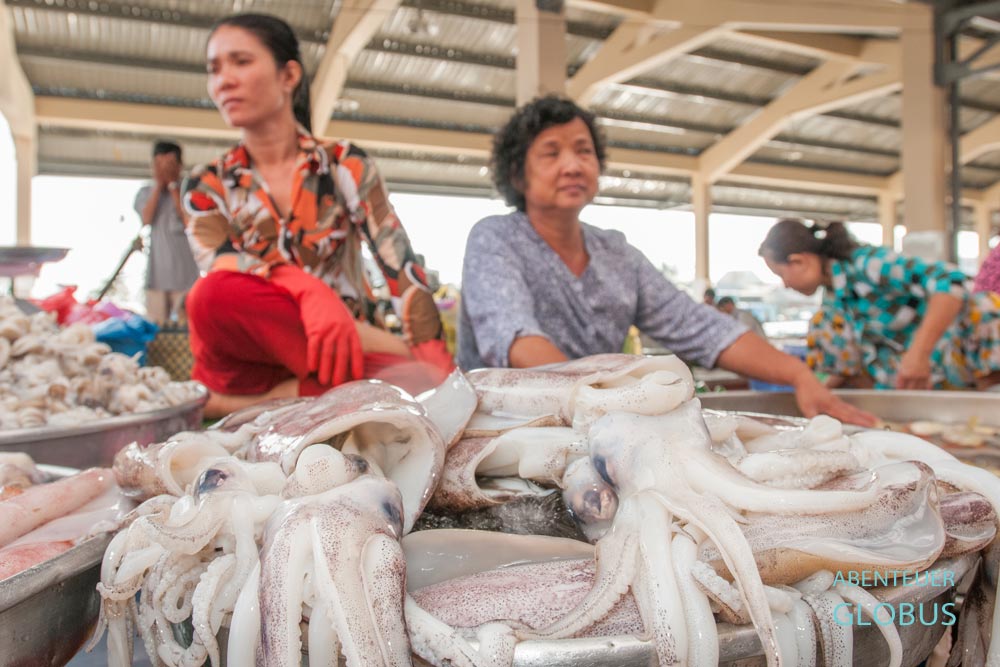Fischmarkt am Fluss Hau Giang in Chau Doc