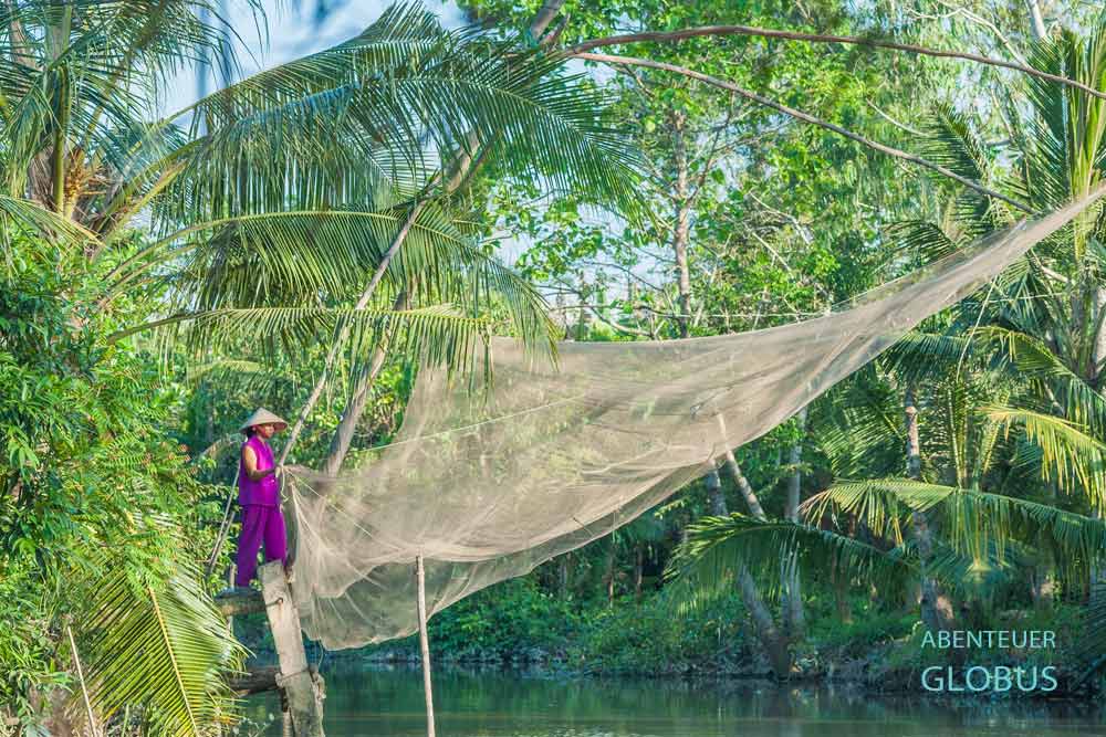 Ausflug von Can Tho im Mekong Delta: Senknetz an einem Kanal