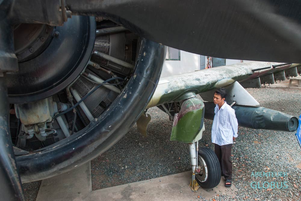 Kampfflugzeug im Museum für Kriegsreste