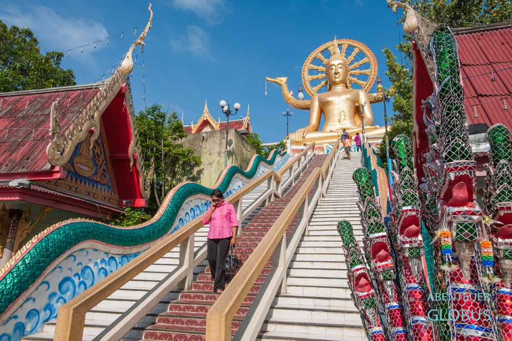 Der Big Buddha im Wat Phra Yai nahe Bangrak