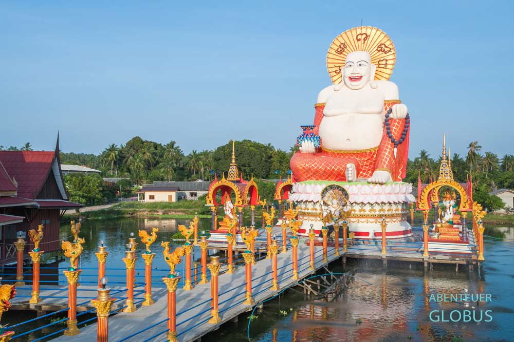 Insel Koh Samui: der weiße Buddha im Wat Plai Laem 