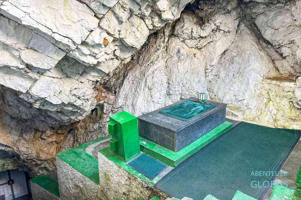 Wallfahrtsort Sari Salltik auf den Berg Kruja, Grab des Heiligen Sari Salltik Baba