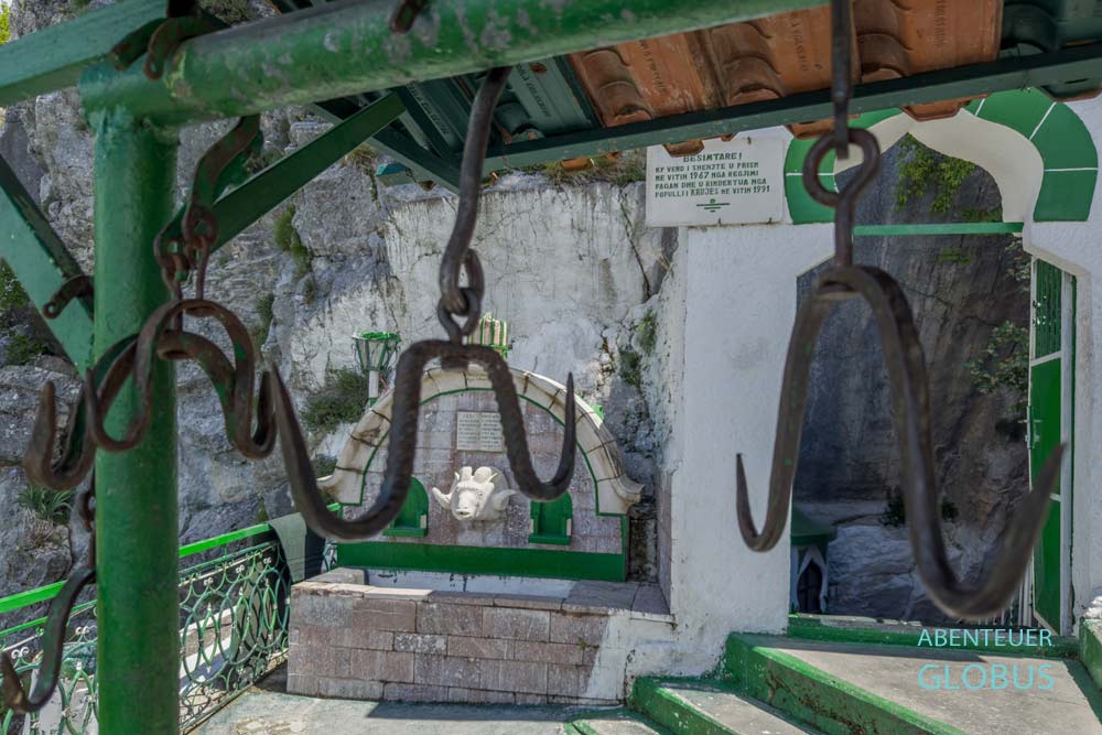 Wallfahtsort Sari Salltik, Opferplatz am Tempel der Bektaschi auf dem Berg Kruja