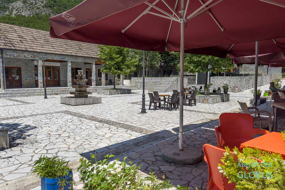 Dorfplatz in Tamara (Tamare)