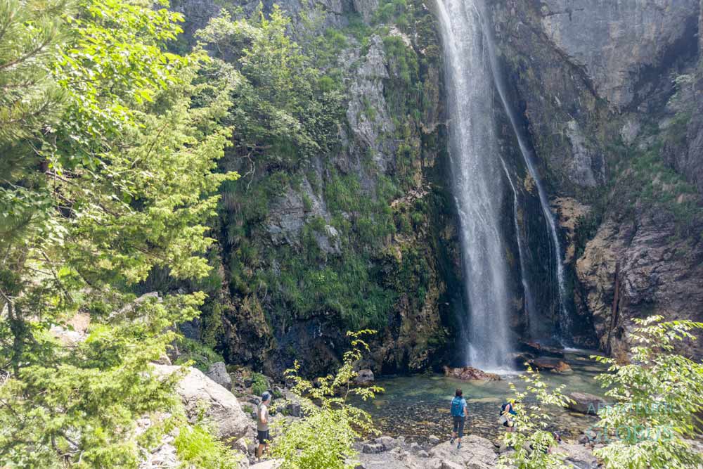 Highlight bei Theth: Grunas Wasserfall, auch Theth Waterfall
