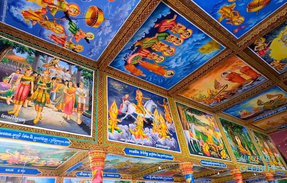 Wandmalereien im buddhistischen Tempel im Dorf Prek Svay auf der Insel Koh Rong