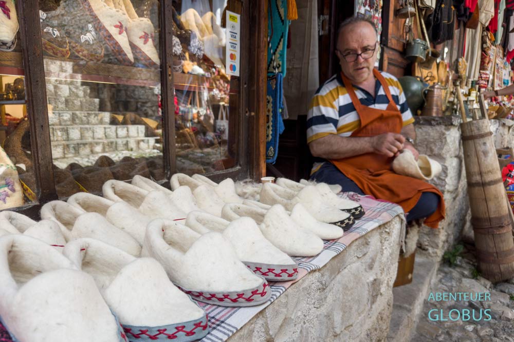 Sehenswürdigkeiten in Kruja: Alter Basar, Filzschuhmacher