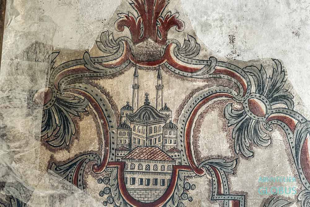 Burg Kruja: Wandgemälde im Innenbereich der Dollma Tekke, Heiligtum der Bektaschi