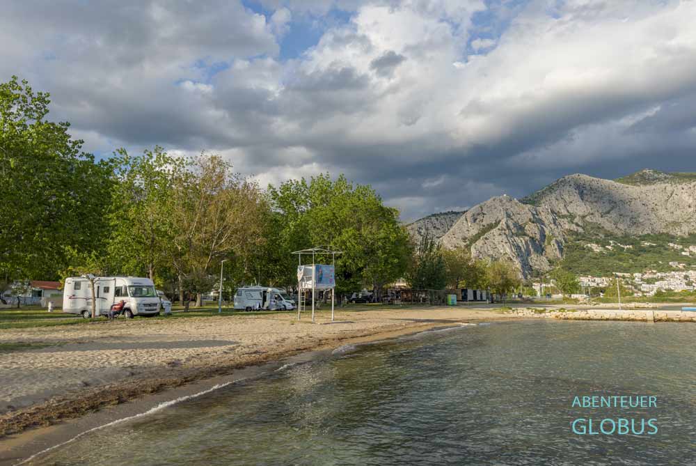 Campingplatz in Omis: Stellplätze am Adriastrand im Camp Galeb