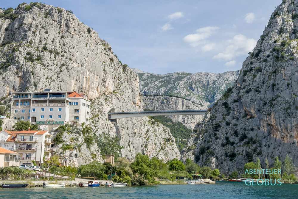 Unterkünfte in Omis: Hotel Villa Dvor am Cetina Fluss