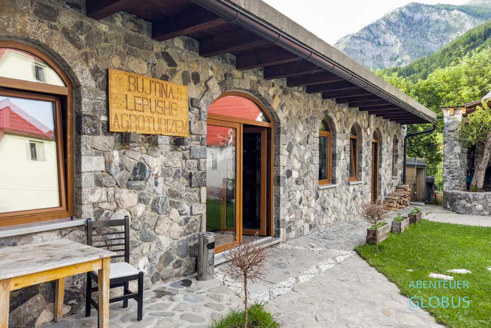 Lepushe (Lepusha): Restaurant der Herberge Bujtina Lepushe