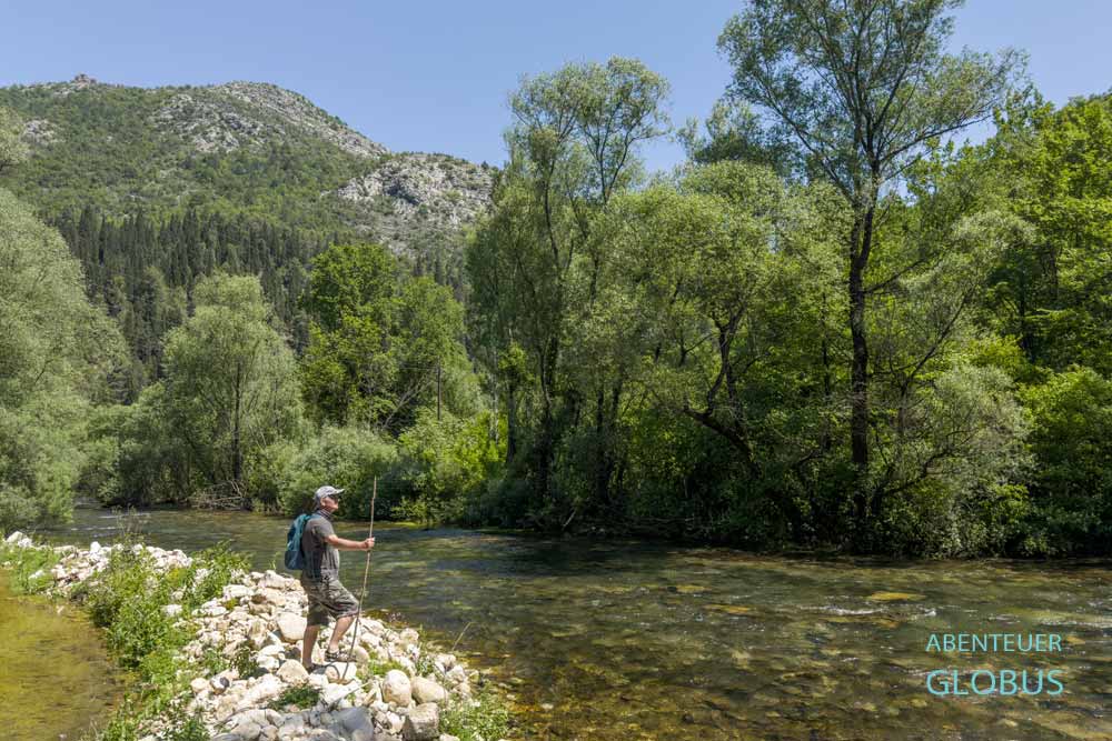 Aktivitäten im Dorf Rijeka Crnojevica: Wanderung zur Obod Höhle