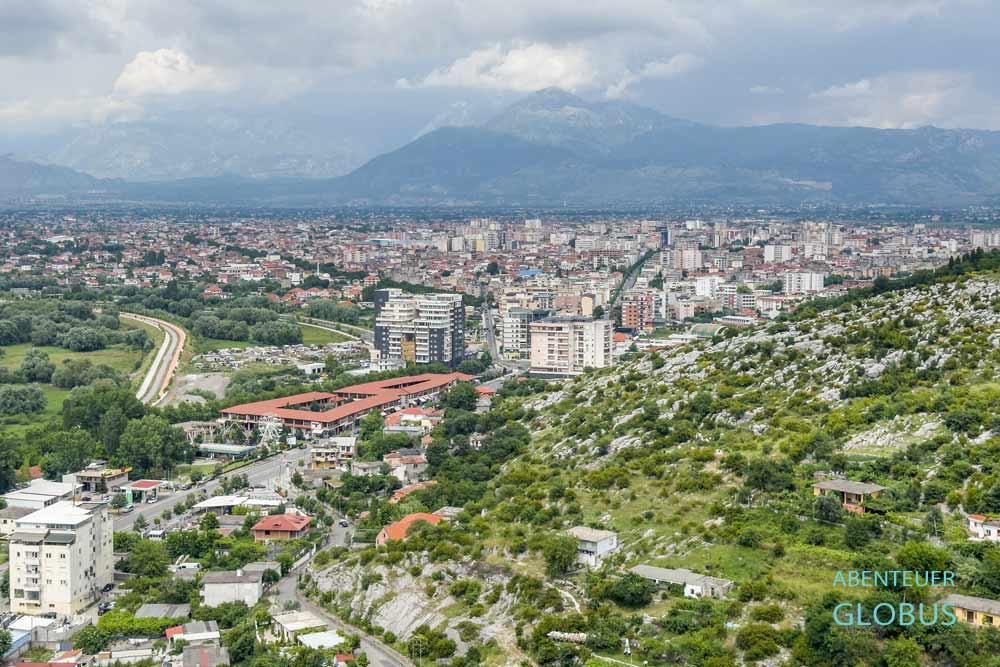 Shkodra: Blick von der Burg Rozafa auf die Stadt